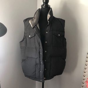 J.Crew Men’s black puffer vest XL